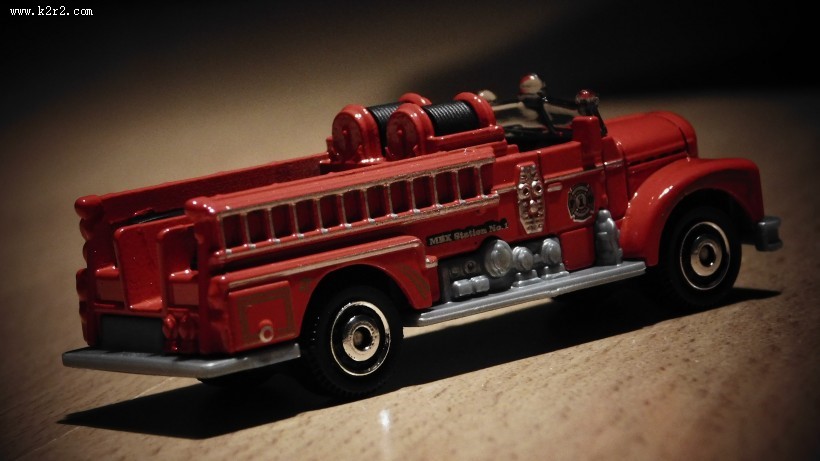 红色的玩具车图片大全