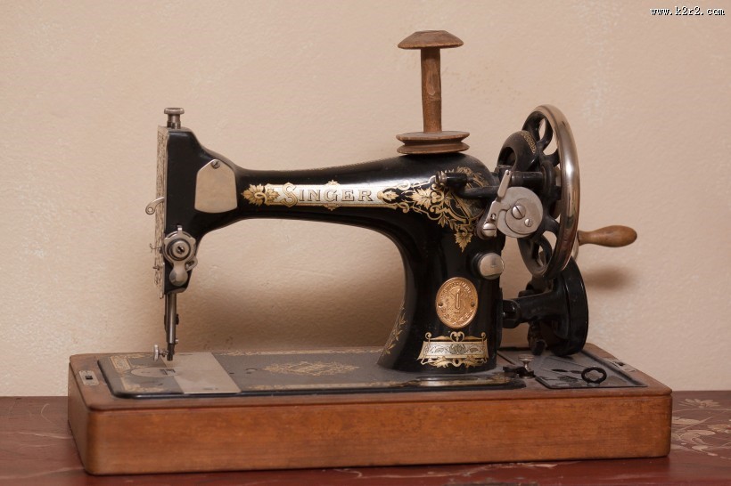 古老的缝纫机图片