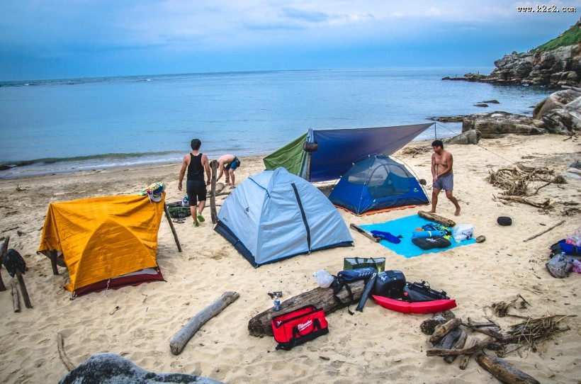 野外搭建的帐篷图片大全