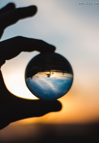 圆形透明玻璃球图片