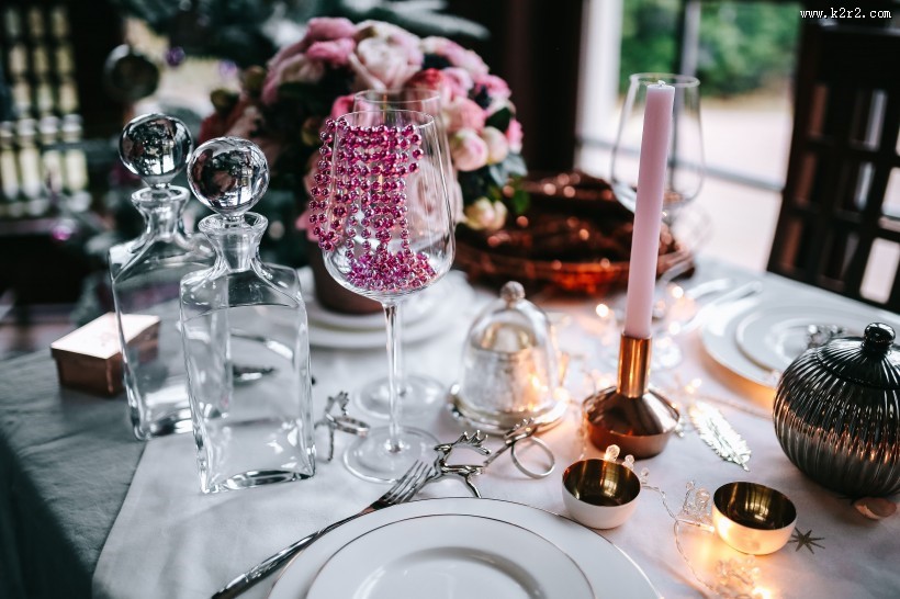 摆放精致的餐桌图片