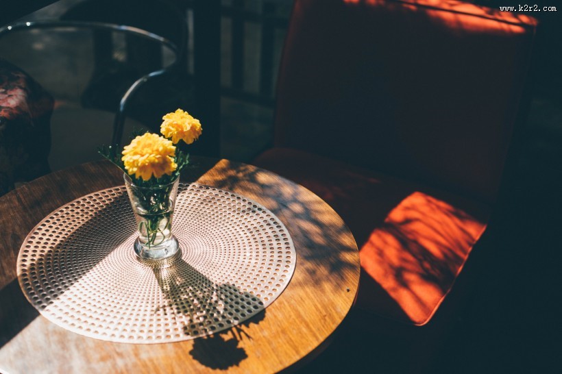 插着花的花瓶图片