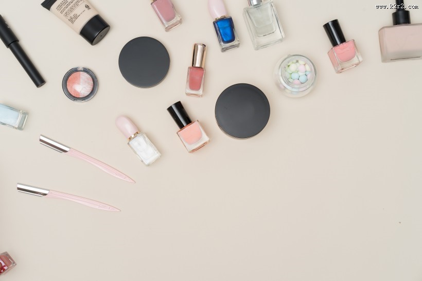 女生必备化妆品图片