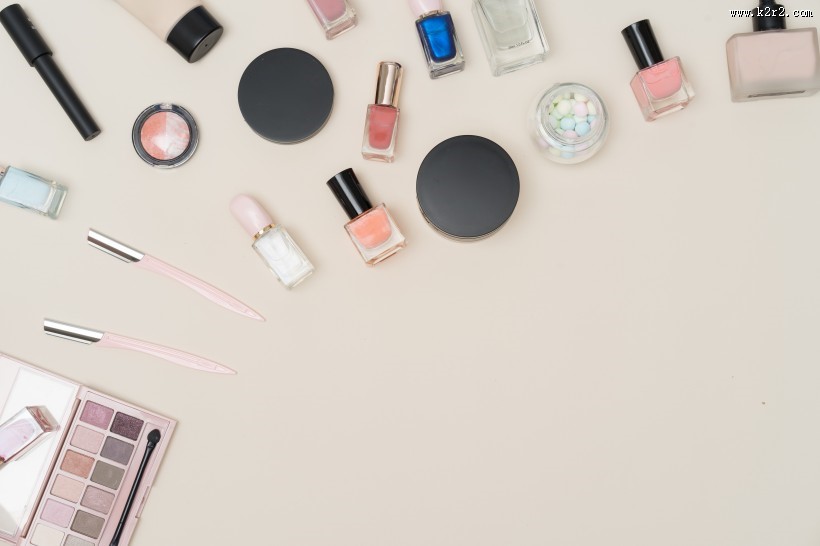 女生必备化妆品图片