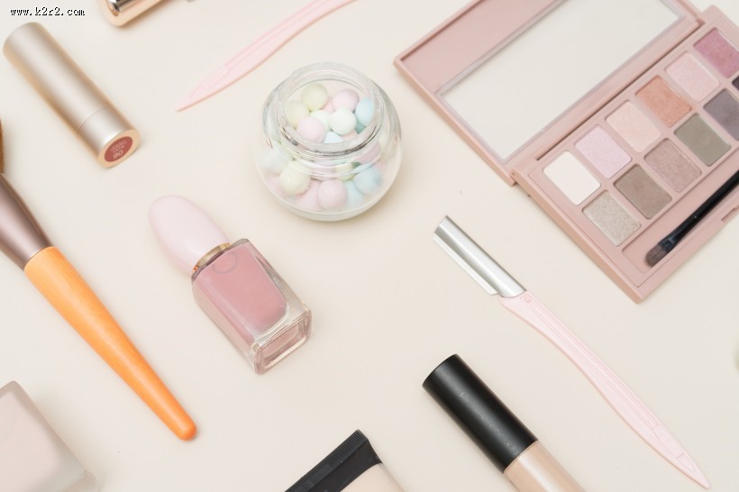 女生必备化妆品图片