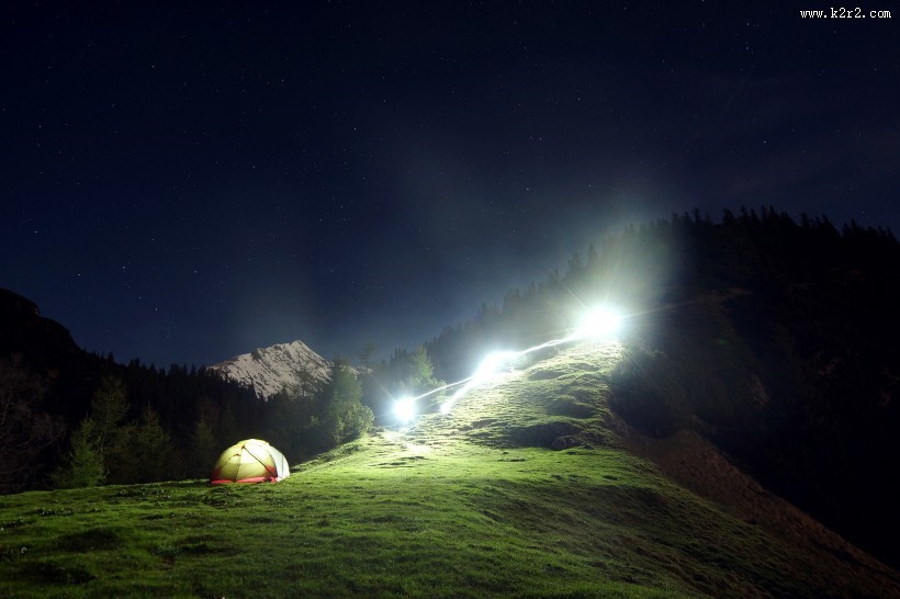 星空下旅行的帐篷图片