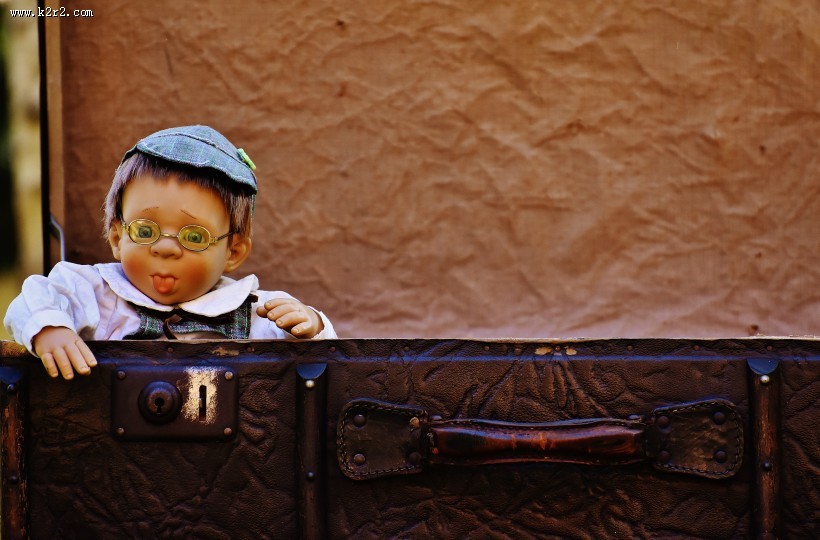 小孩子的玩偶图片