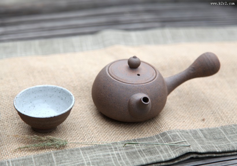 陶器茶具的图片