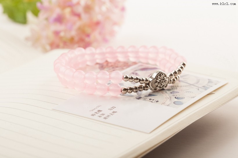 贵重精美的玛瑙手链图片