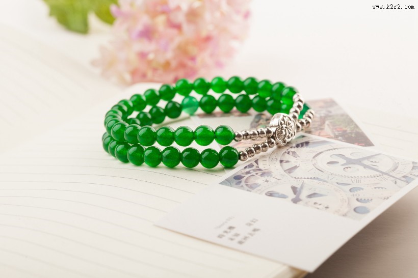 贵重精美的玛瑙手链图片