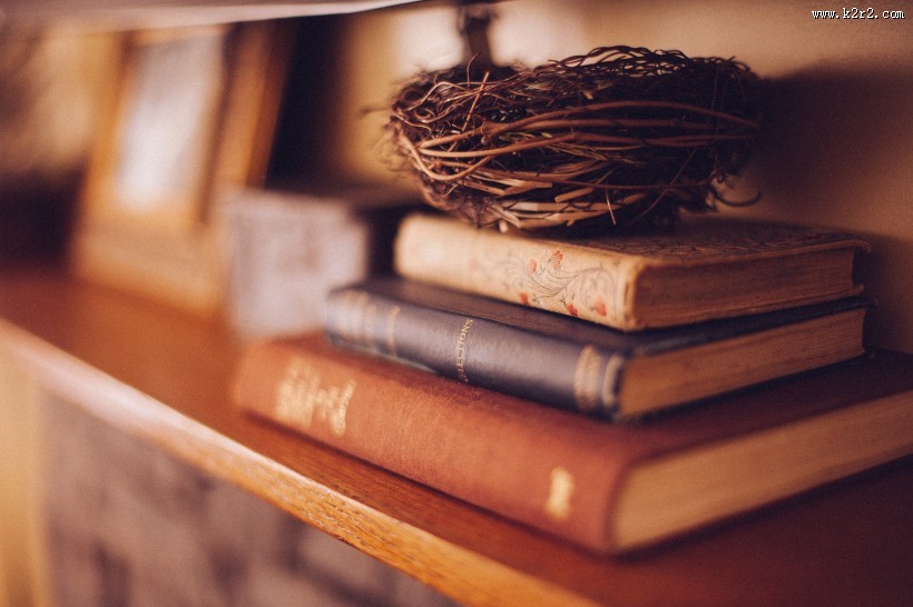 排列整齐的书籍图片