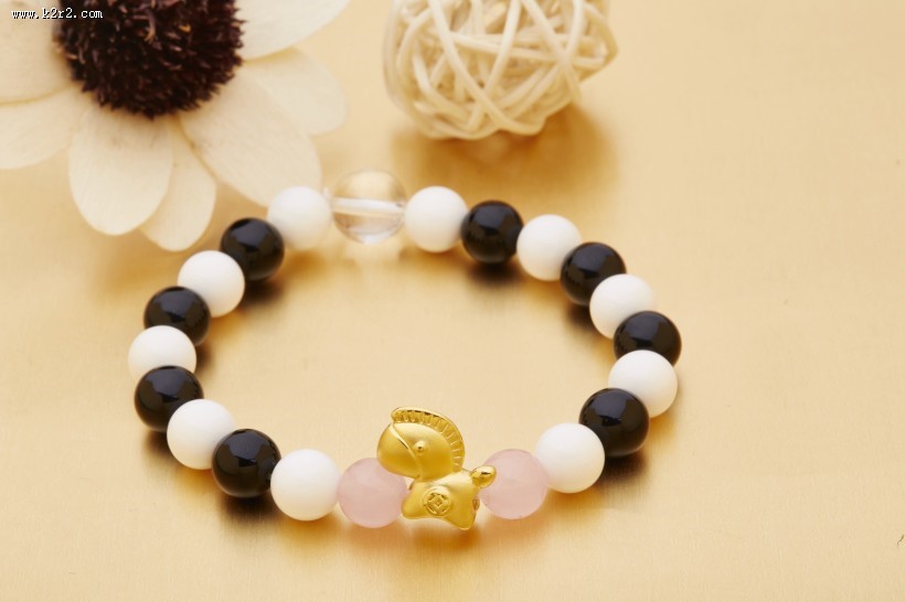 吉祥如意的黄金手串图片