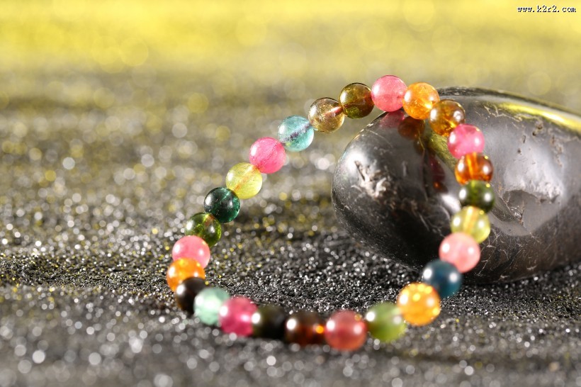 精致透明的手串图片