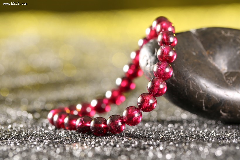 精致透明的手串图片