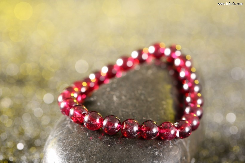 精致透明的手串图片