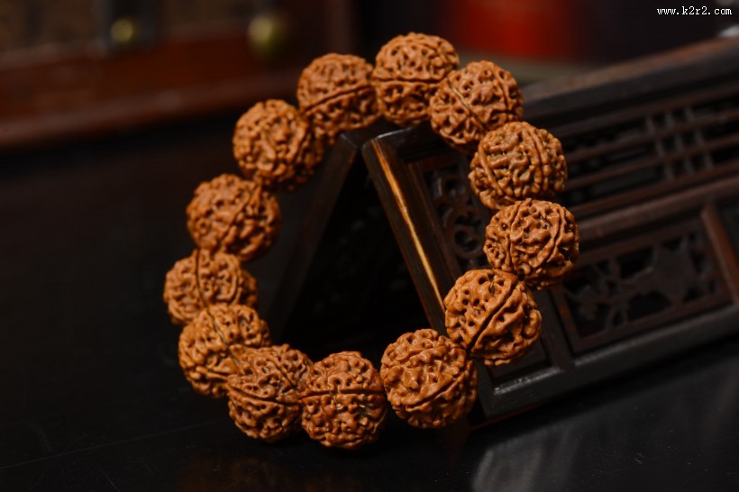 精美的菩提子手串图片