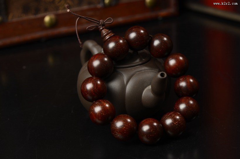 优雅的小叶紫檀手串图片大全