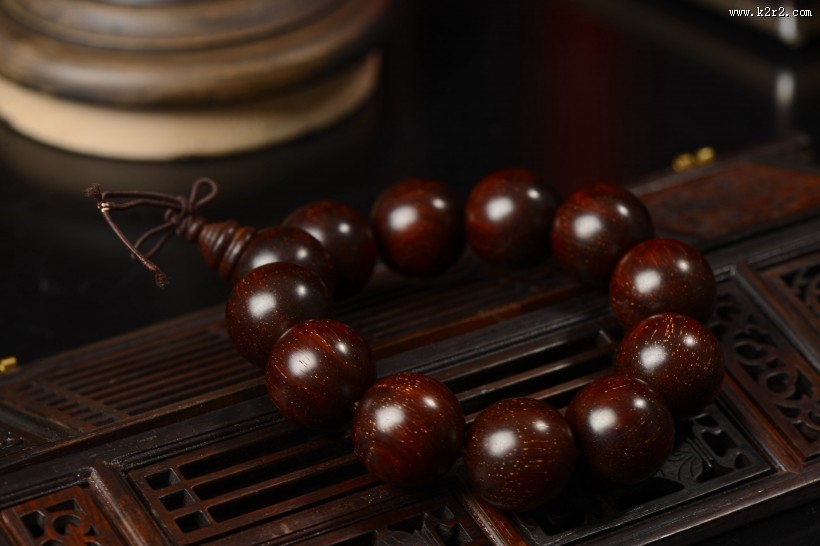 优雅的小叶紫檀手串图片大全