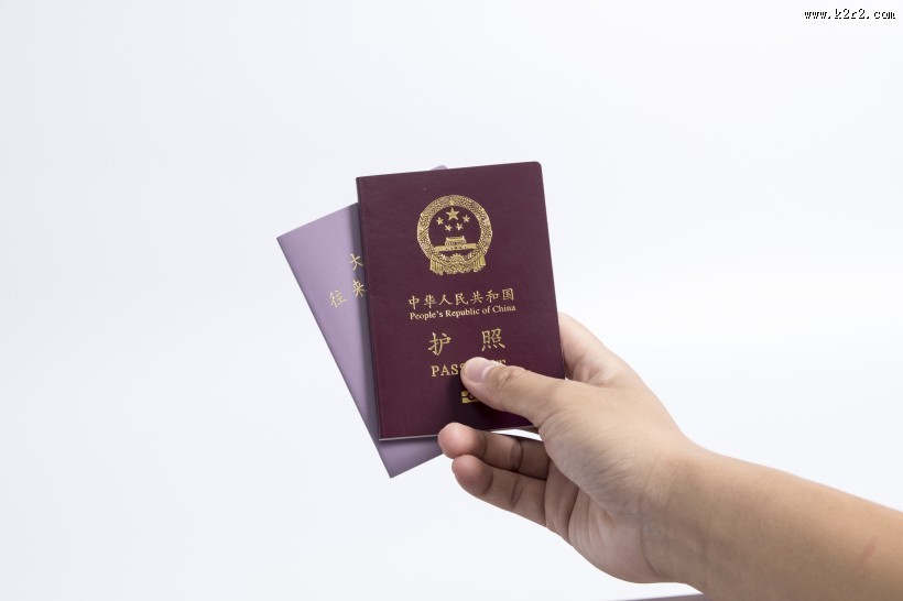 出国必备中国护照图片