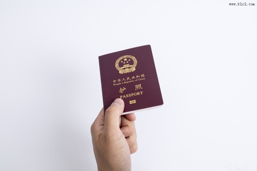 出国必备中国护照图片