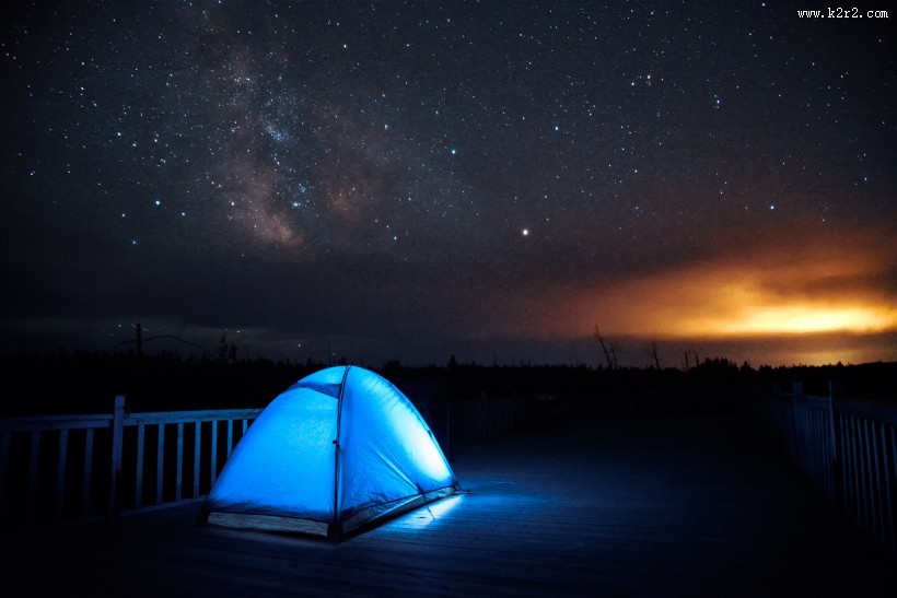 夜晚露营的帐篷图片大全