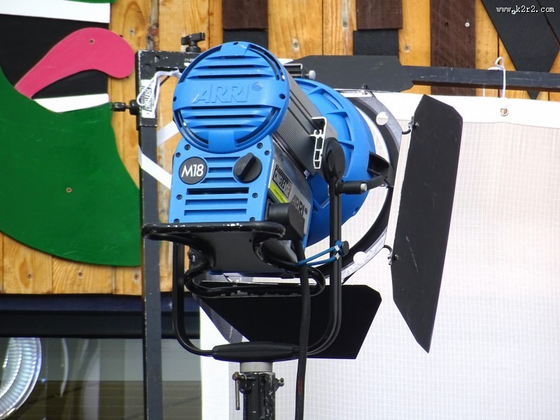 工作室照明灯图片