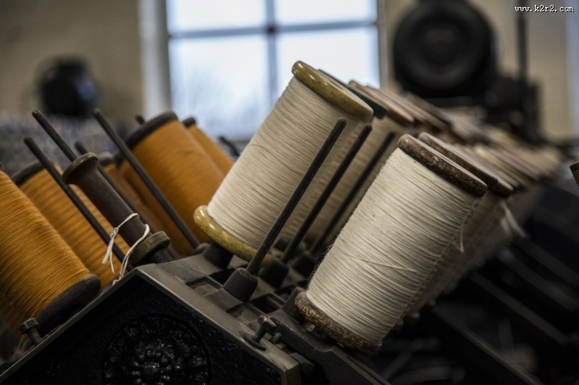 纺织厂织布机图片
