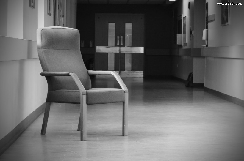 孤独的空椅子图片