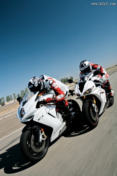 酷炫的摩托车比赛图片