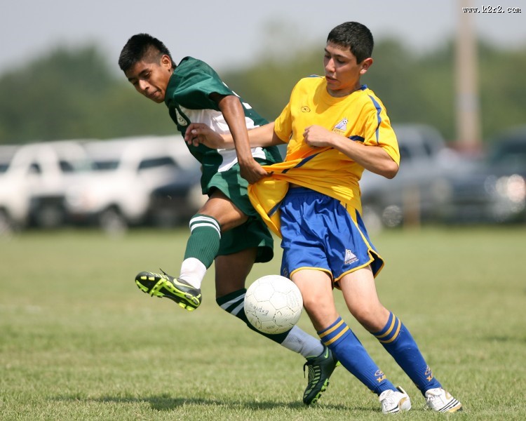 节奏紧张的足球比赛图片大全