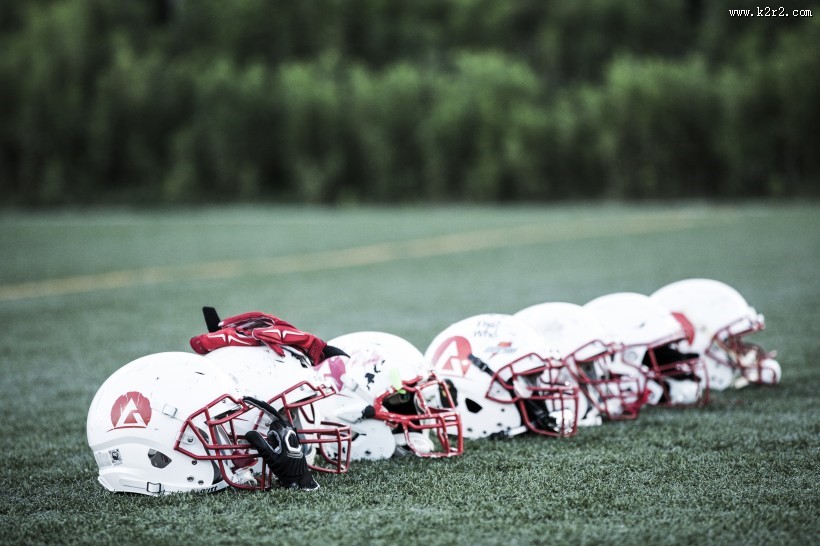 橄榄球运动员头盔图片大全