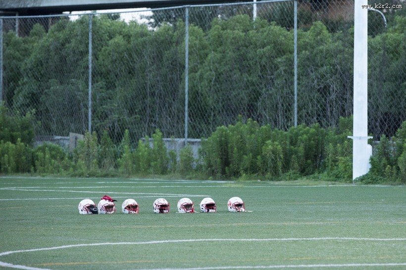 橄榄球运动员头盔图片大全