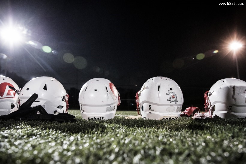 橄榄球运动员头盔图片大全