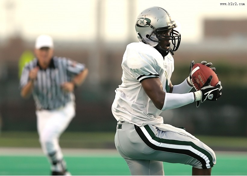 激烈的橄榄球比赛图片大全