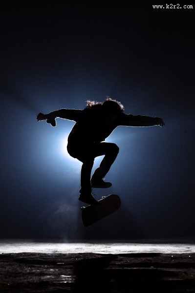 炫酷的滑板动作图片大全