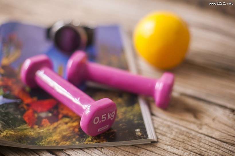 健身器材哑铃图片