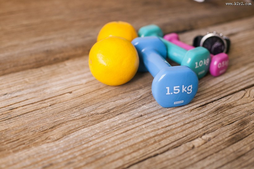 健身器材哑铃图片
