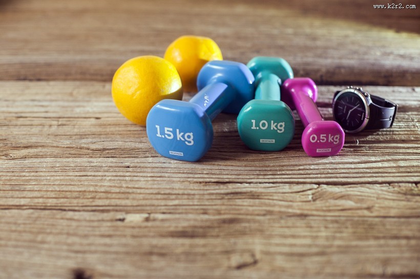 健身器材哑铃图片