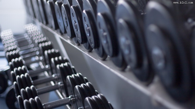 健身器材哑铃图片