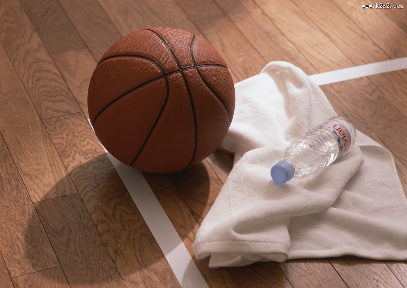 篮球运动用品图片