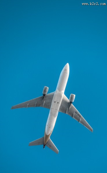 空中的客机图片