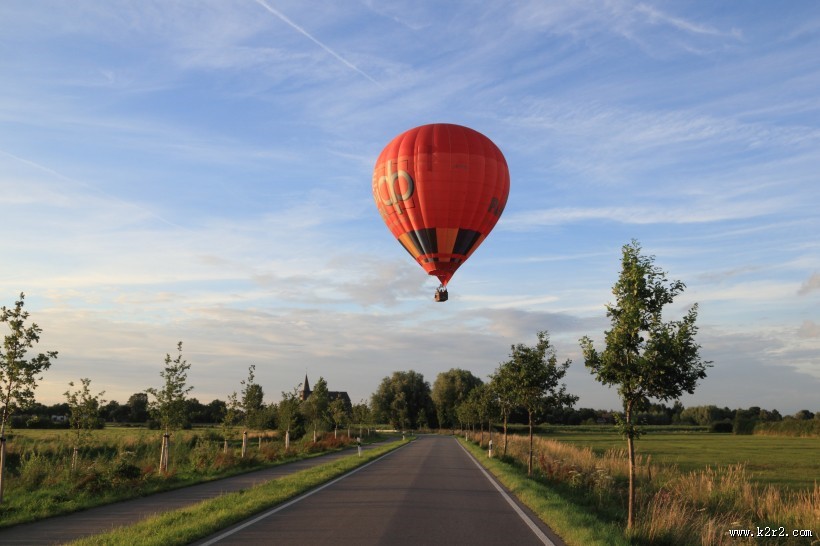 空中的热气球图片