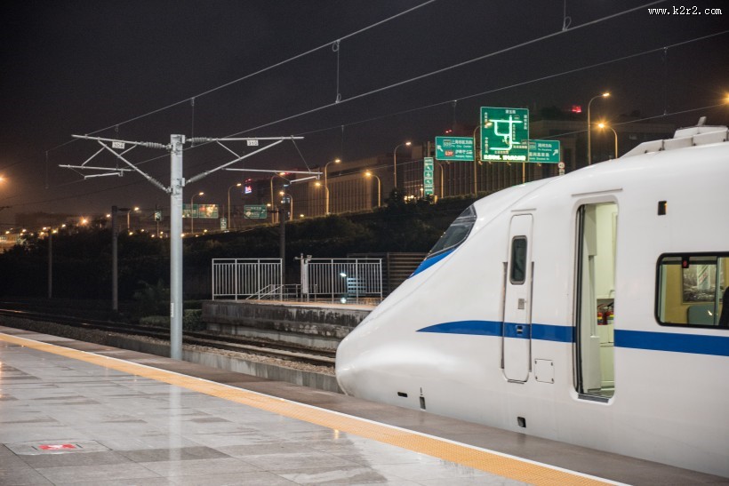 高铁站台图片大全