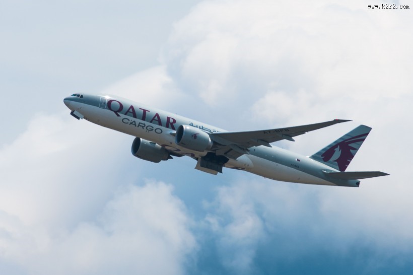 空中的飞机图片