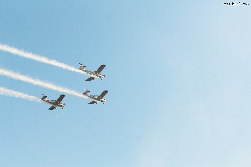 飞机飞行表演图片