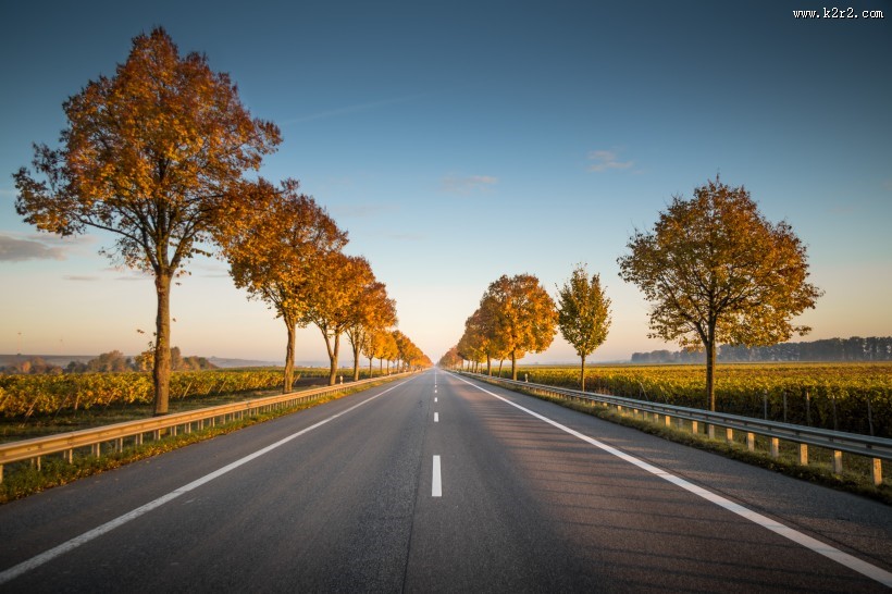 笔直的公路图片