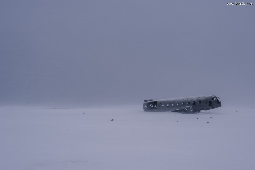 破损的飞机图片