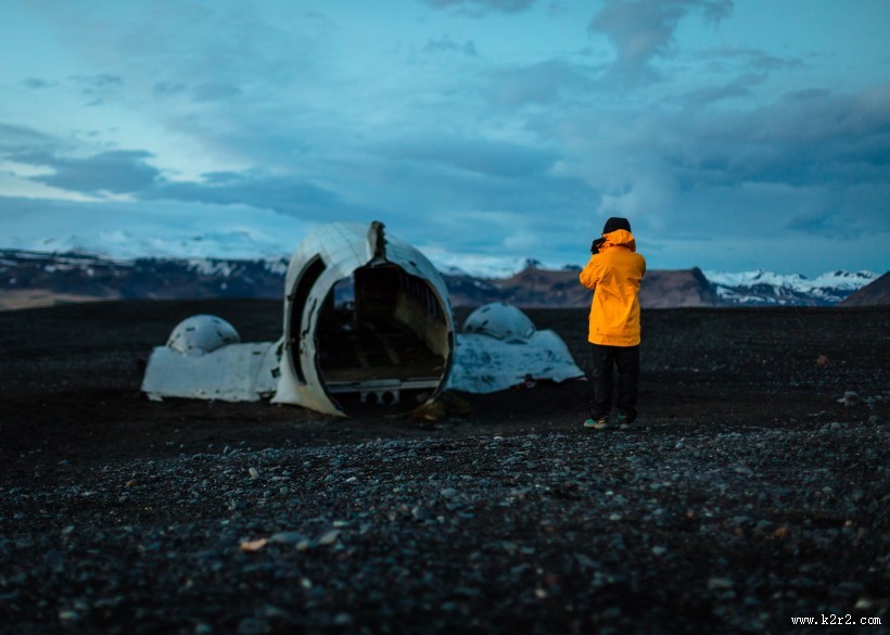 破损的飞机图片