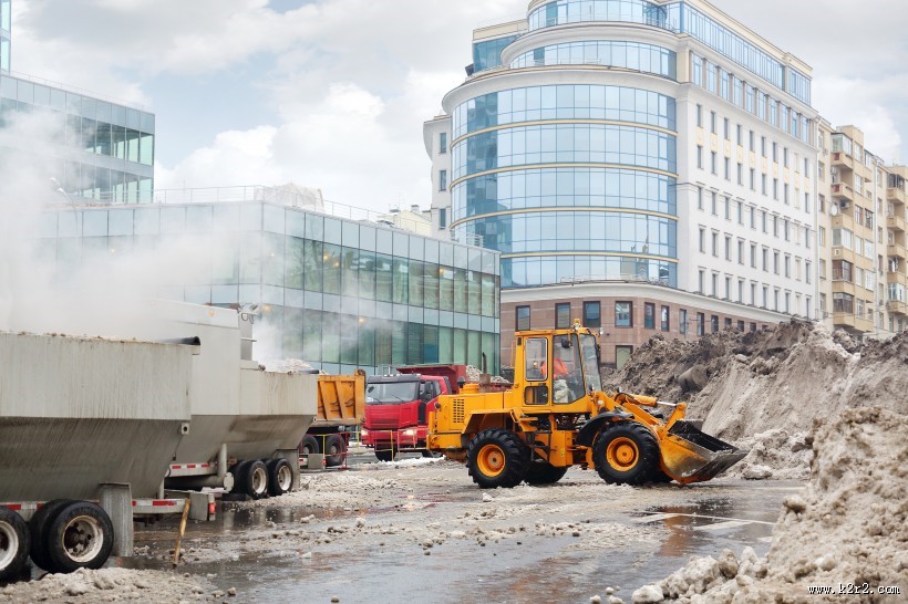 大大的铲雪车图片