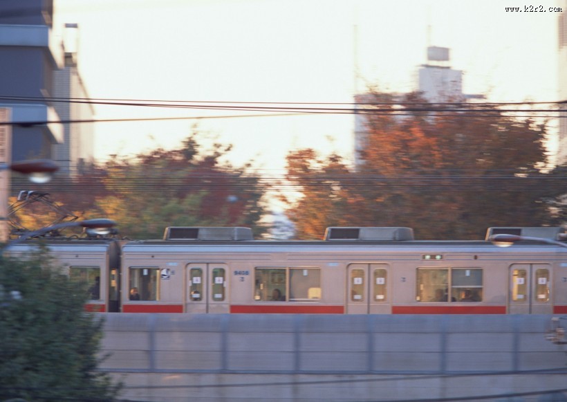 火车与高铁图片